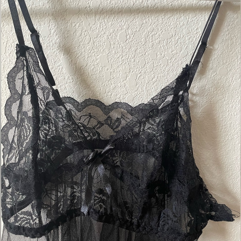 Sexy sheer lace nightie - Picture 4 of 4